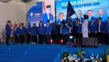 Alfin resmi dilantik sebagai Ketua DPD PAN Kota Sungai Penuh oleh Zulkifli Hasan dalam pelantikan serentak di Jambi, disaksikan Al Haris dan jajaran PAN.