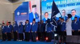 Alfin resmi dilantik sebagai Ketua DPD PAN Kota Sungai Penuh oleh Zulkifli Hasan dalam pelantikan serentak di Jambi, disaksikan Al Haris dan jajaran PAN.