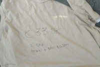 Baju yang dilempar penghuni apartemen di Jakbar (dok Antara)