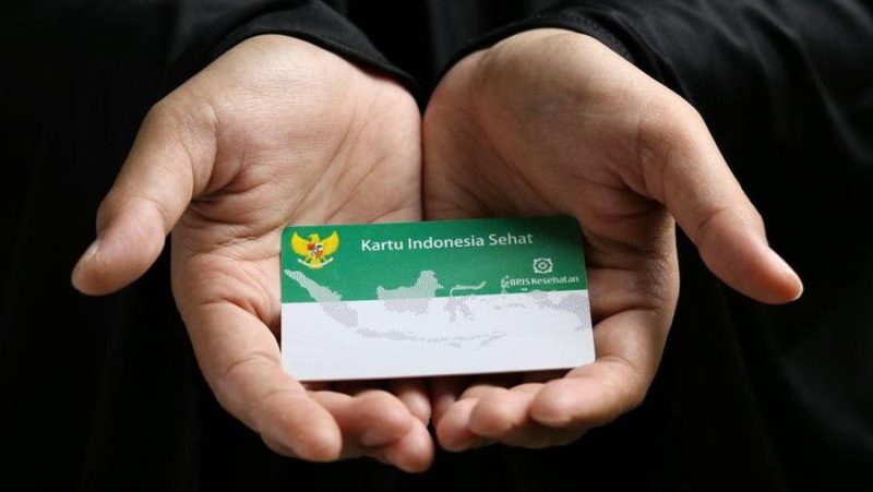 Ilustrasi kartu BPJS Kesehatan dan layanan rumah sakit di Indonesia