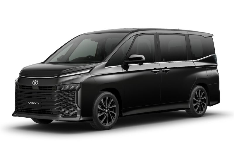 Tampilan terbaru Toyota Voxy facelift 2026 hadir dengan desain lebih modern dan sentuhan premium di bagian eksterior.