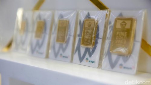 Harga emas PT Aneka Tambang Tbk naik Rp 50.000 per gram dalam sepekan meski sempat berfluktuasi