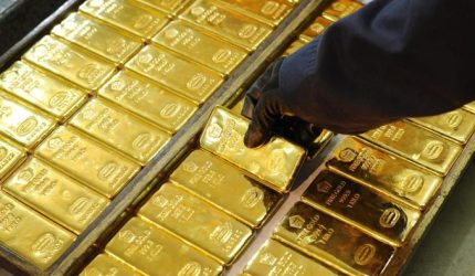 Ilustrasi emas Antam batangan dengan kilau logam mulia sebagai simbol investasi aman