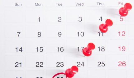 Ilustrasi kalender bulan Mei 2026 untuk penentuan Idul Adha