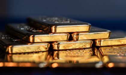 Emas batangan sebagai instrumen investasi saat harga turun