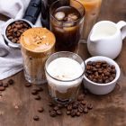 Ilustrasi aneka minuman manis dengan kandungan gula tinggi.