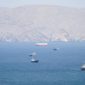 Sejumlah kapal tanker Iran berlayar di kawasan Selat Hormuz di tengah klaim keberhasilan menembus blokade laut Amerika Serikat.