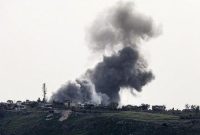 Asap terlihat di Lebanon selatan setelah serangan udara terjadi (Foto: AFP/-).