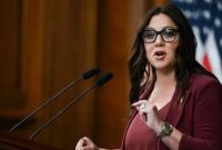 Menteri Tenaga Kerja AS Lori Chavez-DeRemer mundur dari jabatannya setelah terseret skandal yang melibatkan staf dan keluarganya.
