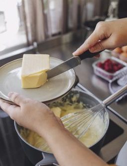 Perbandingan Minyak dan Mentega Mana Lebih Sehat