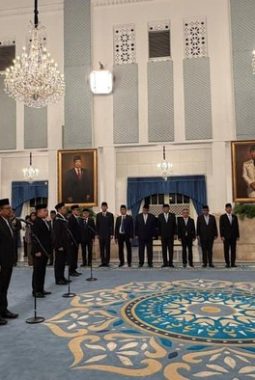 Prabowo Reshuffle Kabinet Lantik Enam Pejabat Baru