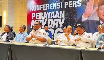 Presiden KSPSI Andi Gani Nena Wea saat konferensi pers persiapan May Day 2026 di Jakarta.
