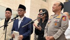 Satgas Haji dan Umrah bersama aparat kepolisian menyampaikan imbauan kepada masyarakat agar tidak tergiur tawaran haji tanpa antre yang ilegal.