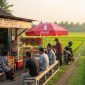 Usaha depan rumah seperti warung sembako menjadi solusi kebutuhan warga desa yang membutuhkan layanan 24 jam.