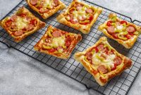 Kreasi pizza mini dari roti tawar./copyright freepik/azerbaijan_stockers