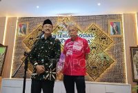 Mensos Saifullah Yusuf dan Wamensos Agus Jabo Priyono Bahas Sepatu Sekolah Rakyat. Tempo/Dinda Shabrina