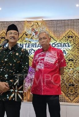 Kemensos Sediakan Empat Sepatu Sekolah untuk Siswa
