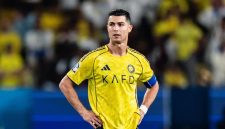 Cristiano Ronaldo menolak medali runner-up usai Al Nassr kalah di final AFC Champions League 2. (Foto: Getty Images/Clicks Images)