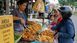 Ilustrasi Jualan Gorengan. (Foto: AI)
