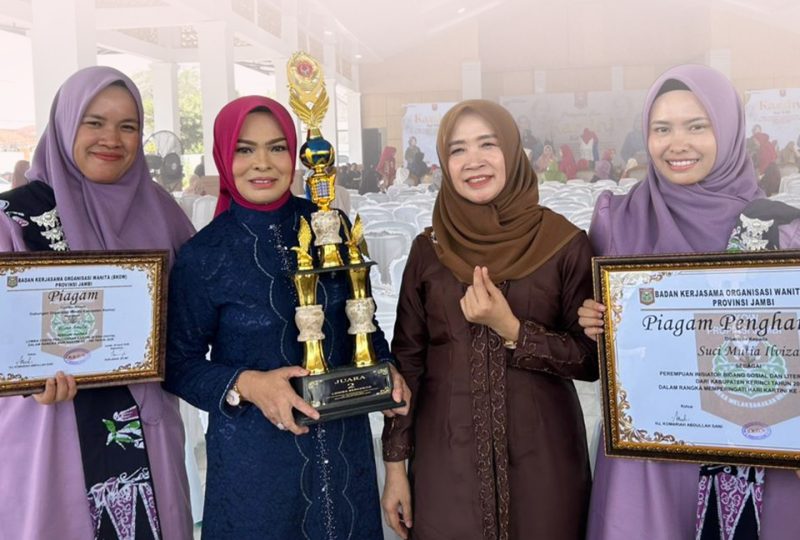 Perempuan Kerinci menghadiri dan berpartisipasi dalam Peringatan Hari Kartini ke-148 di Jambi.