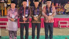 Wali Kota Sungai Penuh Alfin menghadiri Kenduri Sko Kerinci yang menegaskan nilai budaya lokal dalam konteks identitas budaya global. ( foto Humas)