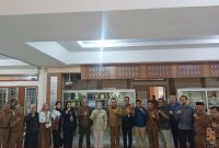 Wali Kota Alfin menerima kunjungan DPD RI dan OJK bahas pengembangan UMKM di Sungai Penuh, Selasa (5/5).