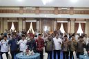 Wali Kota Sungai Penuh, Alfin, bersama jajaran pemerintah daerah ( Foto INBRITA)
