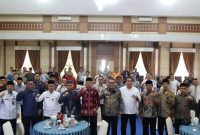 Wali Kota Sungai Penuh, Alfin, bersama jajaran pemerintah daerah ( Foto INBRITA)