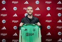 Kiper Timnas Indonesia Maarten Paes gabung klub Eradivisie, Ajax. Transfer Paes ke Ajax diumukan pihak klub pada Senin (2/2/2026).(english.ajax.nl)