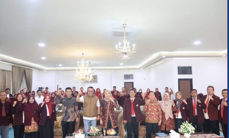 Wali Kota Alfin menghadiri Musda VI PPNI Sungai Penuh, Kamis (14/5/2026)