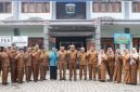 Wali Kota Alfin saat melakukan sidak di Kantor Camat Sungai Bungkal, menekankan disiplin ASN dan peningkatan pelayanan publik.