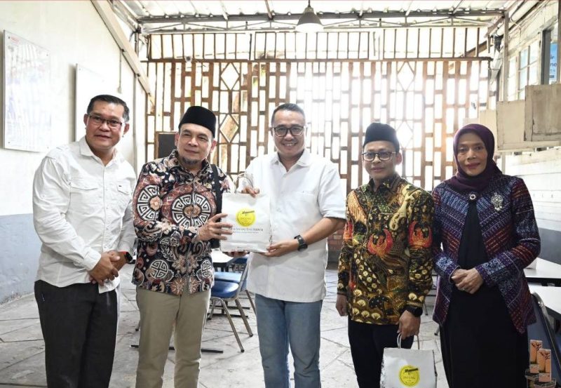 Pertemuan Wali Kota Sungai Penuh dengan BAZNAS dalam rangka penguatan program kesejahteraan masyarakat. ( foto Humas Pemkot)