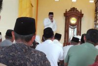 Wali Kota Sungai Penuh Alfin dan Wawako Azhar Hamzah saat Safari Jumat di Masjid Nurul Huda, Sandaran Galeh.