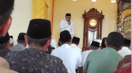 Wali Kota Sungai Penuh Alfin dan Wawako Azhar Hamzah saat Safari Jumat di Masjid Nurul Huda, Sandaran Galeh.