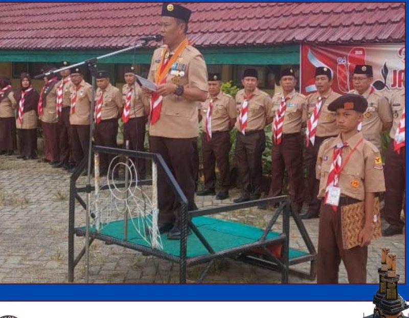 Sekda Kota Sungai Penuh Alpian membuka Jambore Cabang Pramuka Tahun 2026 di Bumi Perkemahan SMKN 4 Sungai Penuh, Jumat (29/5/2026). (Foto:  Prokopin)