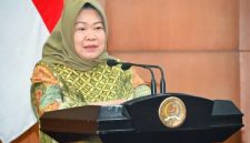 Siti Fauziah saat membuka acara “Kartini Masa Kini, Budayakan Deteksi Dini” di Kompleks Parlemen, Jakarta, Senin (11/5/2026).