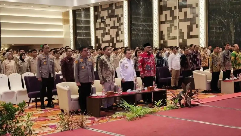 Gubernur Jambi Al Haris menegaskan penguatan pelaksanaan Program Makan Bergizi Gratis (MBG) dengan 205 SPPG yang telah beroperasi dalam Rapat Konsolidasi di BW Luxury Hotel, Sabtu (2/5/2026).