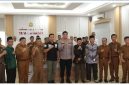 Petugas Densus 88 bersama pemerintah daerah saat sosialisasi penerapan kotak amal berbasis QR barcode di Aula Mapolres Kerinci, Selasa (12/5/2026).