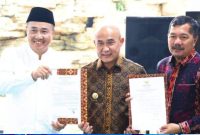 Wali Kota Sungai Penuh bersama Bupati Bungo dan Bupati Kerinci saat membahas pembukaan rute penerbangan Batik Air Muara Bungo–Jakarta, Jumat (29/5).(fhoto :Prokopim Kota Sungai Penuh)