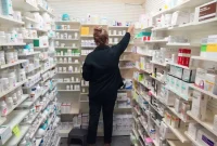 Distribusi obat di toko, diperketat Badan Pengawas Obat dan Makanan (BPOM).