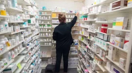 Distribusi obat di toko, diperketat Badan Pengawas Obat dan Makanan (BPOM).