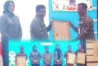 Kepala Dinas Pariwisata dan Kebudayaan Kabupaten Kerinci, Jamal Penta Putra, S.Pd., M.Si., menerima Sertifikat KIK lagu daerah Kerinci di Jambi, Selasa (12/05/2026).