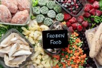 aneka produk frozen food seperti sayuran beku, daging, dan buah dalam kondisi segar