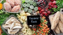 aneka produk frozen food seperti sayuran beku, daging, dan buah dalam kondisi segar