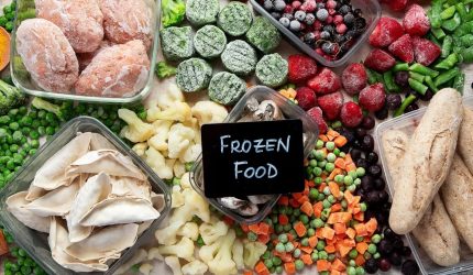 aneka produk frozen food seperti sayuran beku, daging, dan buah dalam kondisi segar
