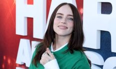 Billie Eilish Respons Julukan Teteh Elis dari Fans