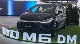 BYD M6 Cross mengusung teknologi PHEV dengan klaim efisiensi bahan bakar hingga 65 km per liter.