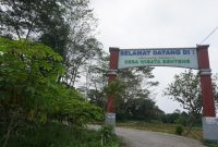 Gapura masuk Desa Wisata Benteng di Ciampea, Bogor, yang dikenal dengan Kampung Cassava.(Foto: Alfi Kholisdinuka/detikcom)