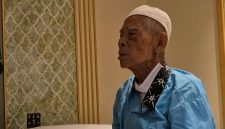 Mardijiyono Karto Sentono (103), jemaah haji asal Bantul Yogyakarta tiba di Madinah, Minggu (3/5/2026). Foto: Dok MCH 2026