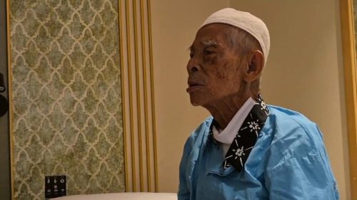 Mardijiyono Karto Sentono (103), jemaah haji asal Bantul Yogyakarta tiba di Madinah, Minggu (3/5/2026). Foto: Dok MCH 2026